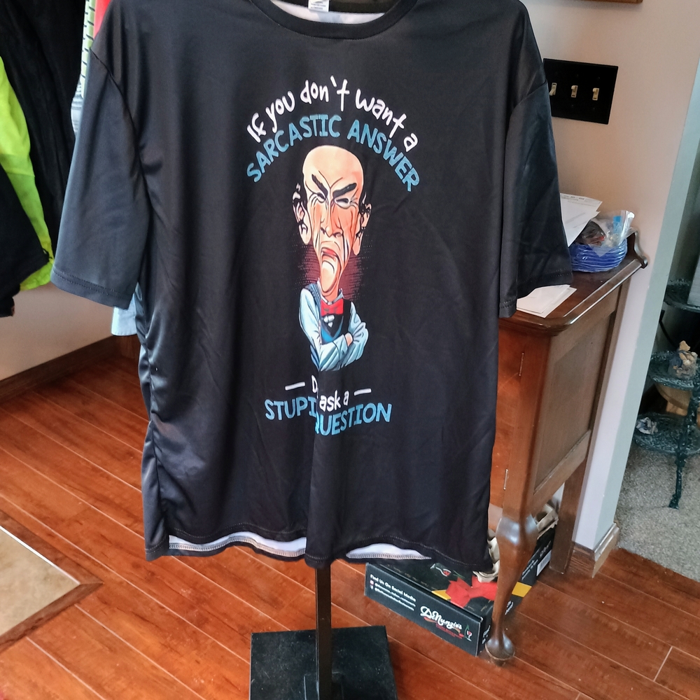 Sarcastic Graphic Tee in Black Bin 19